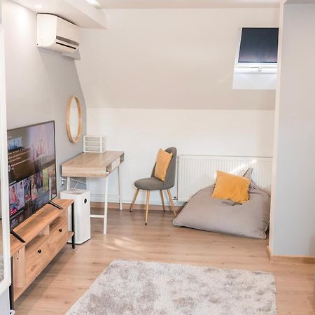 Downtown Apartment Травник Екстериор снимка