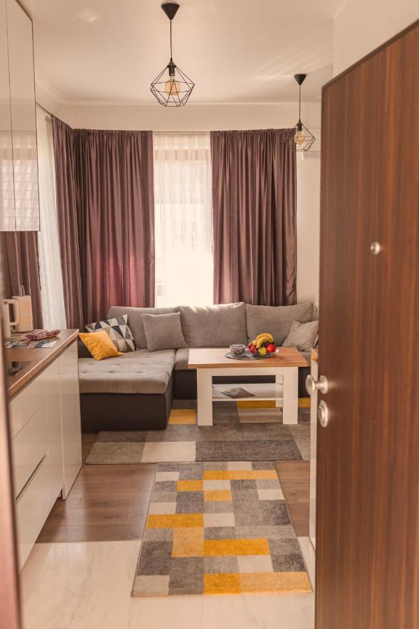 Downtown Apartment Травник Екстериор снимка