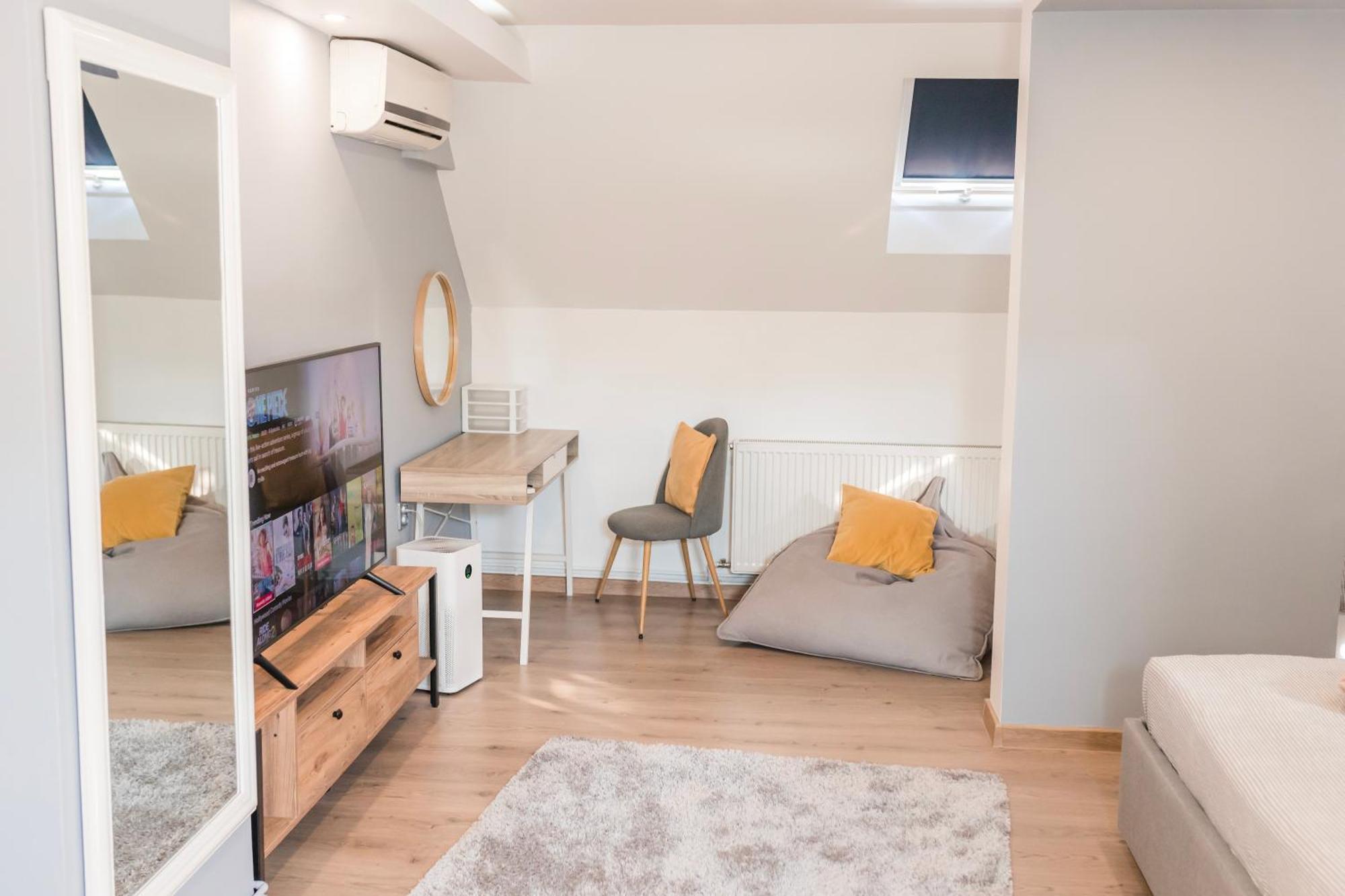 Downtown Apartment Травник Екстериор снимка
