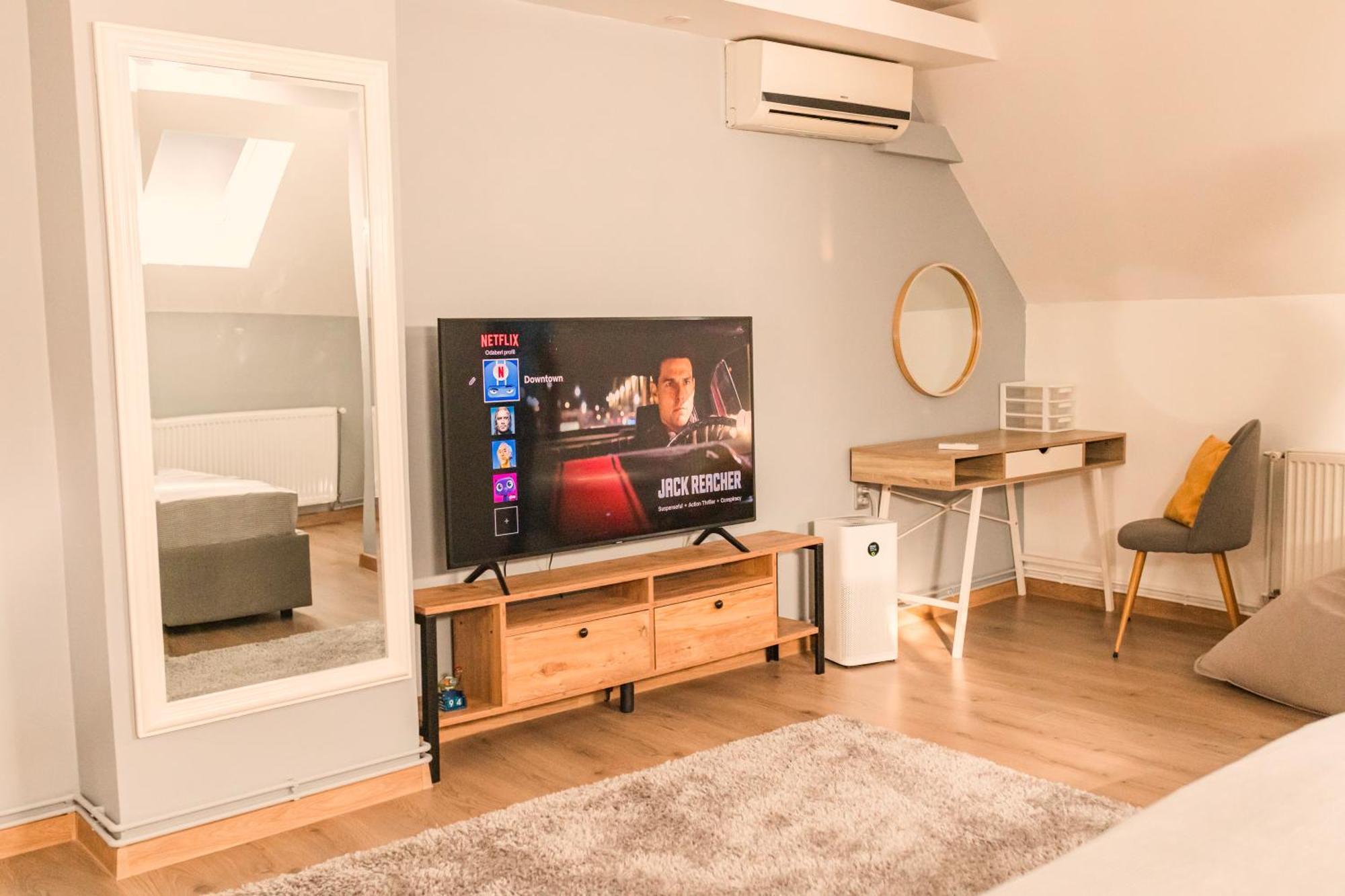 Downtown Apartment Травник Екстериор снимка