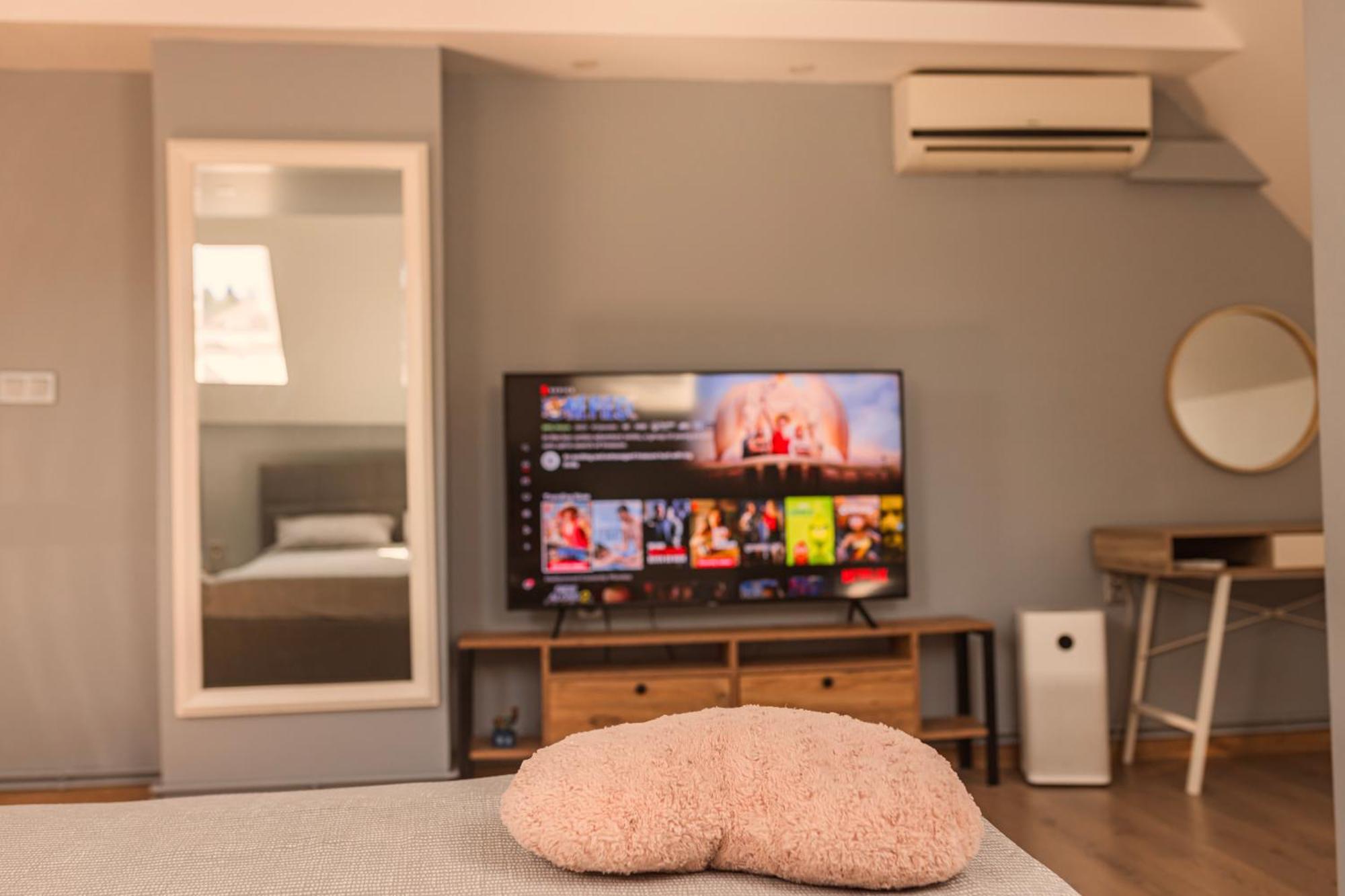 Downtown Apartment Травник Екстериор снимка